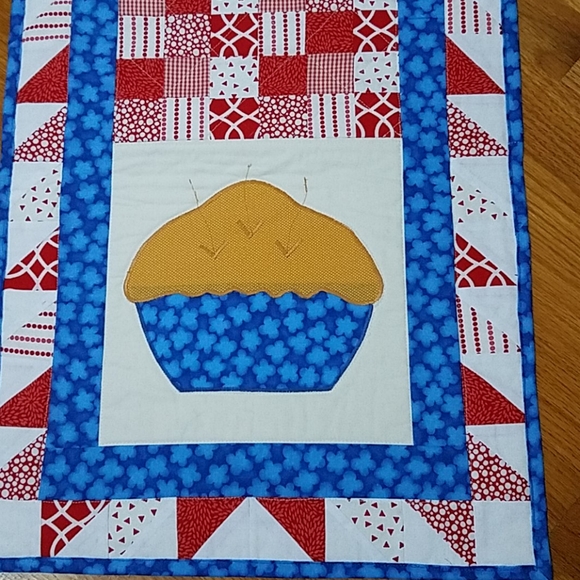 Table runner - Picture 3 of 4